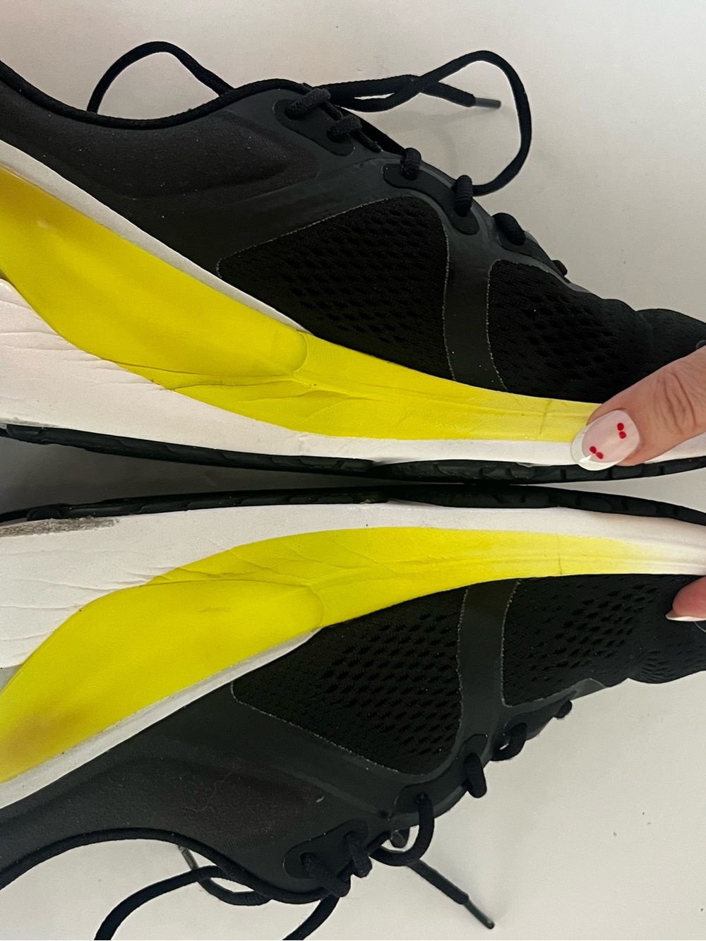 Lululemon Blissfeel Run Sneakers Black Neon Yellow Men’s 8.5 - Picture 8 of 12